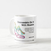 Wirtschaftswissenschaftler tun es mit der kaffeetasse (Vorderseite Links)