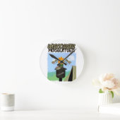 Wisconsin Mosquitoes Cartoon - Camping by Tiki Runde Wanduhr (Zuhause)