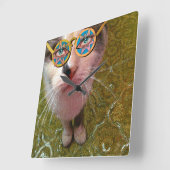 Wise Cat Human Eyes und Funny Glassposter Quadratische Wanduhr (Winkel)