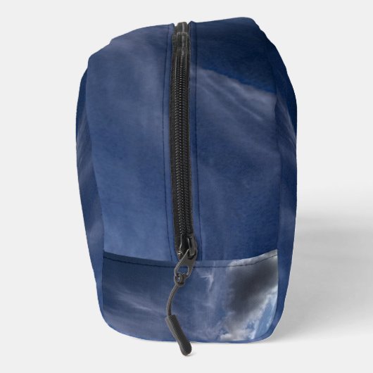 Wispy Sky Waschbeutel (Rechts)