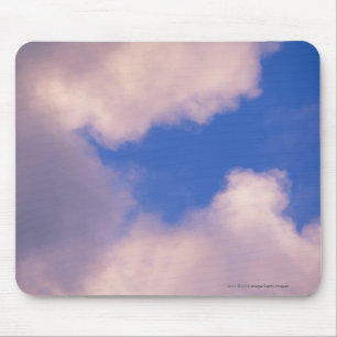 Wispy Wolken gegen blauen Himmel Mousepad