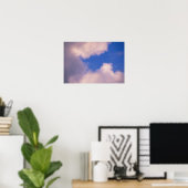 Wispy Wolken gegen blauen Himmel Poster (Heimbüro)