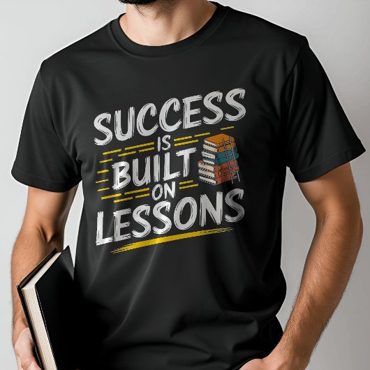 Wissen ist Power: Climb to Success Inspirational T-Shirt