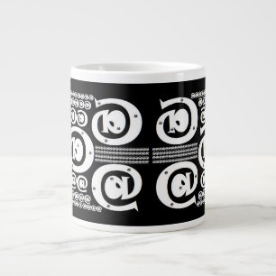 Wissen wo du bist @t Zeichen Schwarz-Weiß-Design Jumbo-Tasse