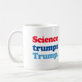 Wissenschaft trumpiert Trump Kaffeetasse (Links)