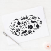 Wissenschafts-Musterschwarzes auf Weiß Ovaler Aufkleber (Umschlag)