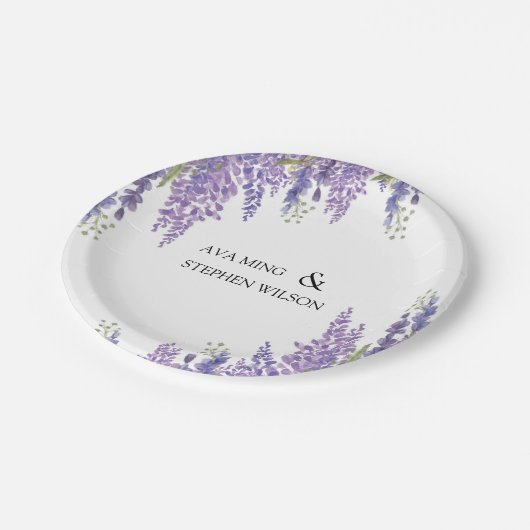 Wisteria tree Lavender Monogram Wedding Pappteller (Schrägansicht)