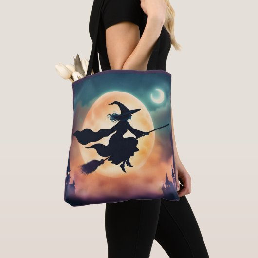 Witch on a Broom Halloween  Tasche (Von Nahem)