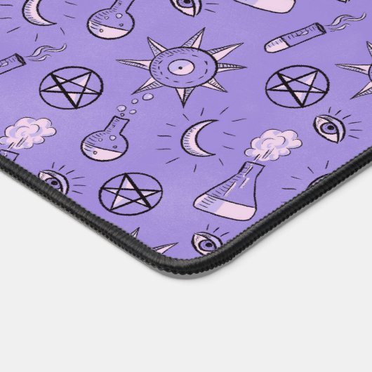 Witch Potions Purple Alchemy Pattern Schreibtischunterlage (Ecke)