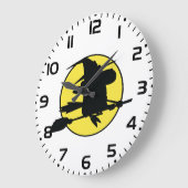 Witch Silhouette Flying on Broom Against Full Moon Große Wanduhr (Winkel)