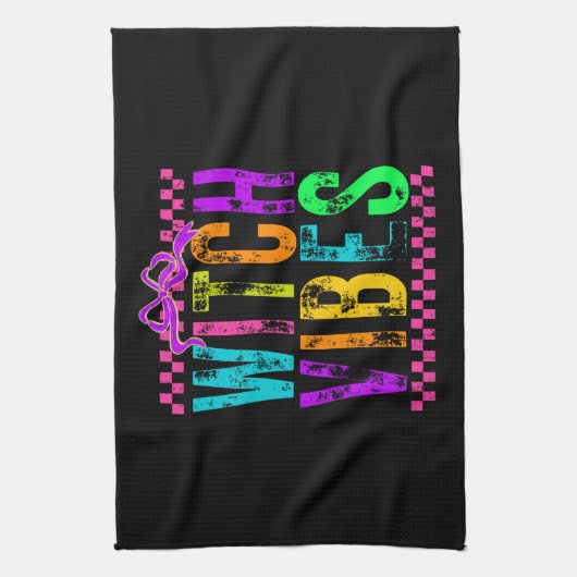 Witch Vibes Halloween Neon Checkered Bow Geschirrtuch (Vertikal)