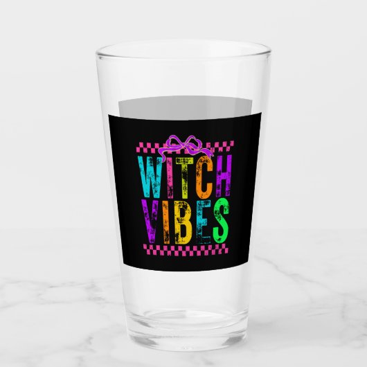 Witch Vibes Halloween Neon Checkered Bow Glas (Vorderseite)