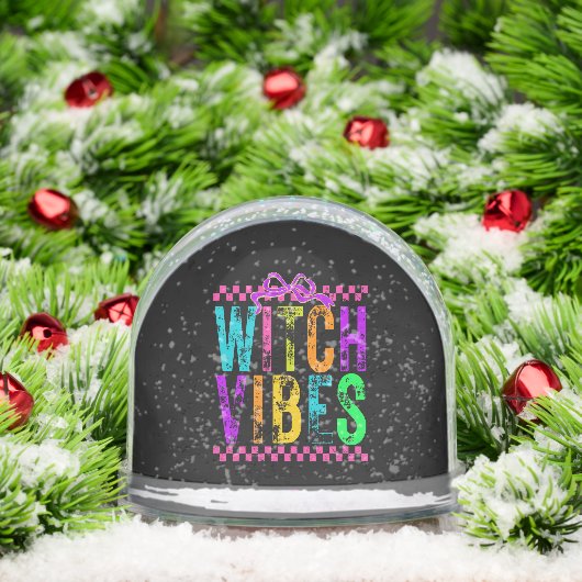 Witch Vibes Halloween Neon Checkered Bow Schneekugeln (Weihnachten)