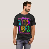 Witch Vibes Halloween Neon Checkered Bow T-Shirt (Vorne ganz)