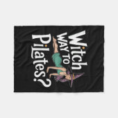 Witch Way To Lates Funny Halloween Lates Yoga Refo Fleecedecke (Vorderseite (Horizontal))