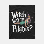 Witch Way To Lates Funny Halloween Lates Yoga Refo Fleecedecke (Vorderseite)