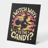 Witch Way to the Candy Halloween T-shirt Sockelschild (Vorderseite)