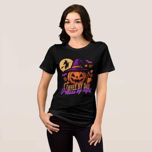 Witchy Halloween Coffee By Day Potions By Night Tri-Blend Shirt (Vorderseite voll)