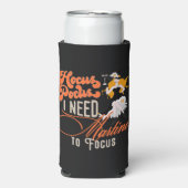 Witchy Hocus Pocus Martini fokussiert Halloween Selters Dosenkühler (Seltzer Vorderseite)