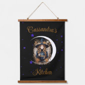 Witchy Kitchen Personalisiert Wandteppich Mit Holzrahmen (Vorderseite)