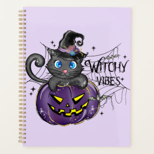 Witchy Vibes - Schwarze Katze auf Lila Jack-O-Lant Planer