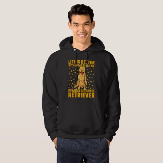 with a wagging tail and a Golden Retriever Hoodie (Vorne ganz)