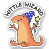Wittle Wizard Funny Lizard Pun Aufkleber (Vorderseite)