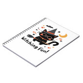 Wittling Black Cat mit Broom - Niedliches Hallowee Notizblock (Linke Seite)