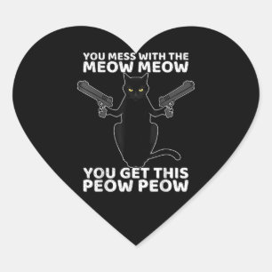 Witzige Katze mit Gewehren, die du mit der Meow-Me Herz-Aufkleber