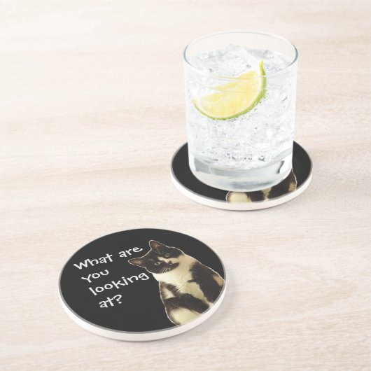 Witzige Katze "Was schaust du dir an?" Getränkeuntersetzer (Seite)