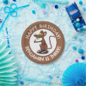 Witzige Ratte hält den personalisierten Cartoon zu Pappteller (Party)