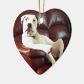 Witziger Bullenhund auf dem Sofa Keramik Ornament (Links)