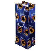 Witziger Hexenweg zum Wein Spooky Geschenktüte Für Weinflaschen (Rückseite Schrägansicht)