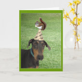 Witziger Hund und Eichhörnchen Geburtskarte Karte (Gelbe Blume)