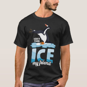 Witziger Pinguin mit Messer und lustigem Sprichwor T-Shirt