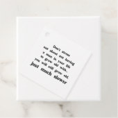 Witziger Text über Frauen und Männer. Geschenkanhänger (Beispiel)