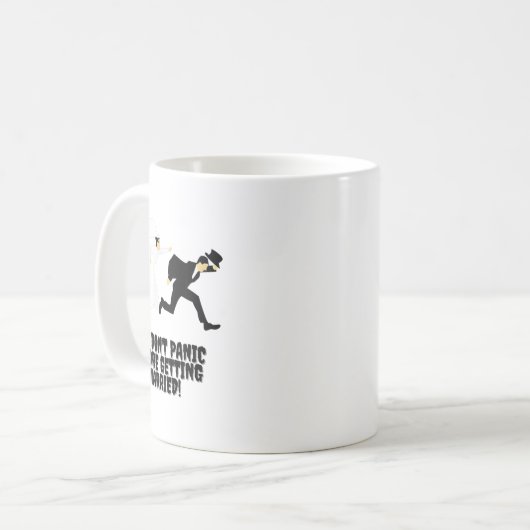 Witziges Design _ Braut verfolgt Groom _ Dont Pani Kaffeetasse (Vorderseite Links)