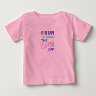 Witziges Laufen renne ich raus, um den Verrückten Baby T-shirt