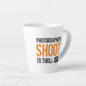 Witziges Zitat: Fotografen schießen nach Thrill. Milchtasse (Rechte Ecke)