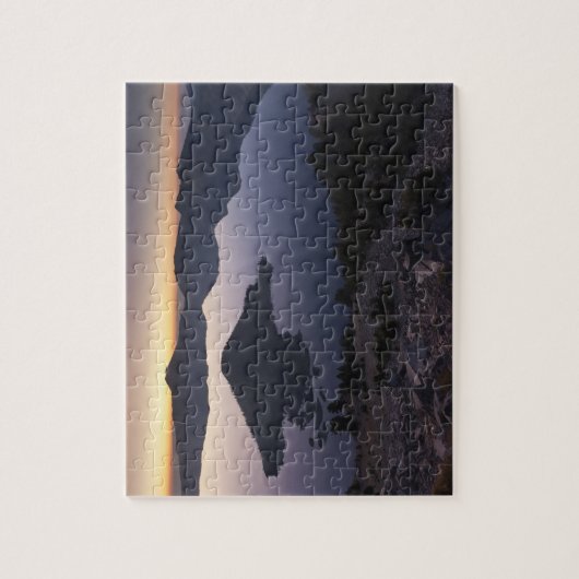 Wizard Island im Morgengrauen, Crater Lake Nationa Puzzle (Vertikal)