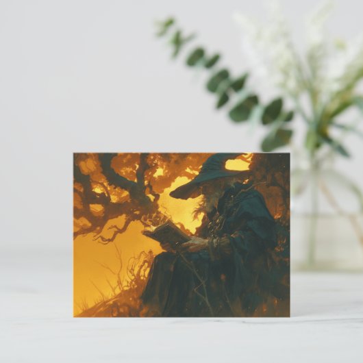 Wizard Reading unter einer Tree-Postkarte Postkarte (Stehend Vorderseite)