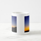 wo das Gras grüner ist Kaffeetasse (Mittel)
