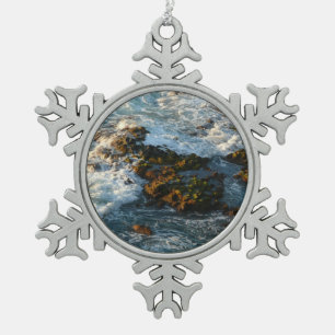 Wo der Ozean auf die Felsen trifft Schneeflocken Zinn-Ornament