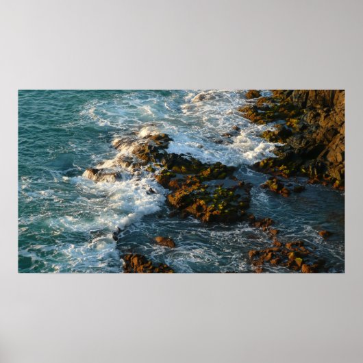 Wo der Ozean die Felsen trifft Poster (Vorne)