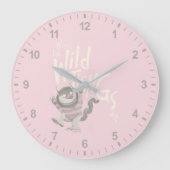 Wo die wilden Dinge zitiert werden - rosa Große Wanduhr (Vorderseite)