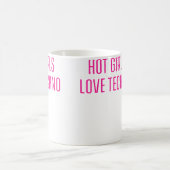 Wo heiße Mädchen Techno lieben Lustiger Edm Kaffeetasse (Mittel)
