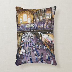 Wo ist der Frauenwasserschrank?Budapest Zierkissen