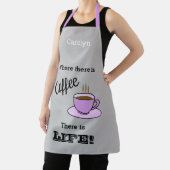 Wo Kaffee ist LIFE Pink Becher Name Schürze (InSitu)