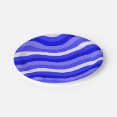 Wobbly Pop Stripes Bright Blue Diagonal Muster Pappteller (Schrägansicht)