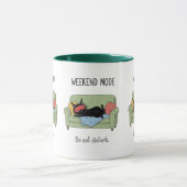 Wochenend-Modus-Katze-Kaffeetasse Lustige schwarze Tasse (Zentrum)